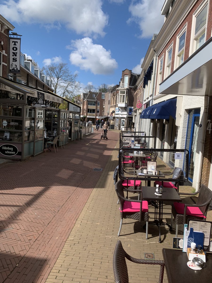 tonsmuziekcafe's tweet photo. Hopelijk blijft het droog en zonnig🙏 Ons terrasje staat v.a.12 uur klaar voor de lunch en de borrel. Reserveren via de site of app naar 064206816 of aan de deur als er nog plekje is. Fijne dag 😎 https://t.co/OwkAANvG6K