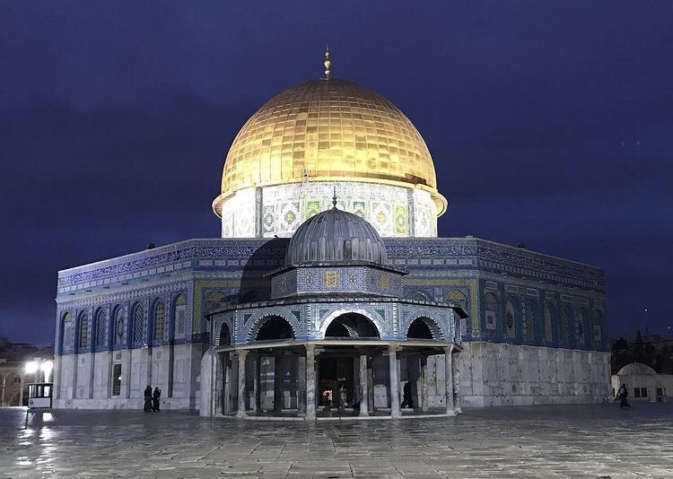 neslimhan's tweet photo. Zalimleri zelil, mazlumları aziz eyle Allah'ım!
Bizi özgür Kudüs'e, Kudüs'ü özgür ezanlara kavuştur Allah'ım! https://t.co/lIChFQ42uP