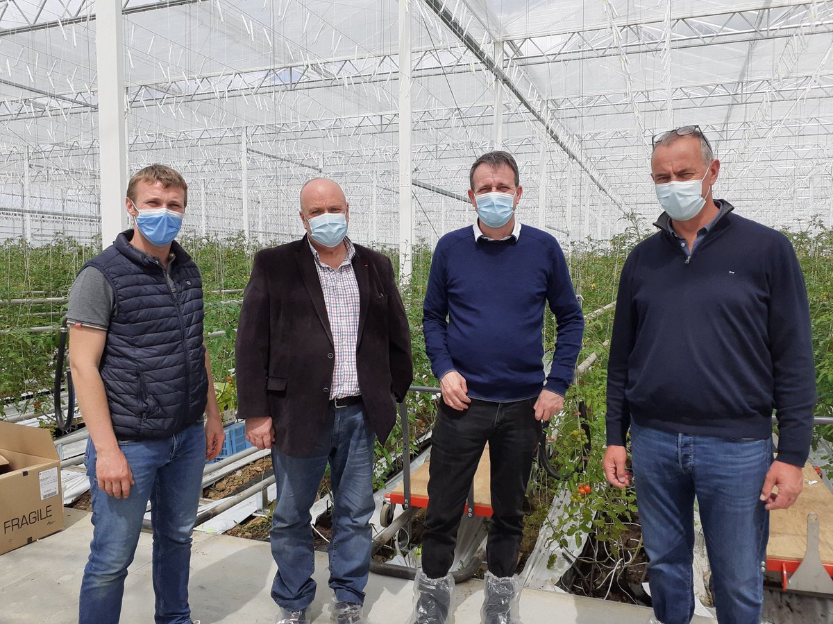 paz_olivier's tweet photo. Elles sont lĂ ! De lâidĂ©e Ă lâassiette il aura fallu 6 ans, des dizaines de rĂ©unions, des centaines dâheures de travail et des partenaires engagĂ©s : #Syvedac @suezFR #ABC14 . Desormais la chaleur issue de lâincineration des dĂ©chets fait pousser des lĂ©gumes et crĂ©e de lâemploi. https://t.co/pYiY1T7xE4
