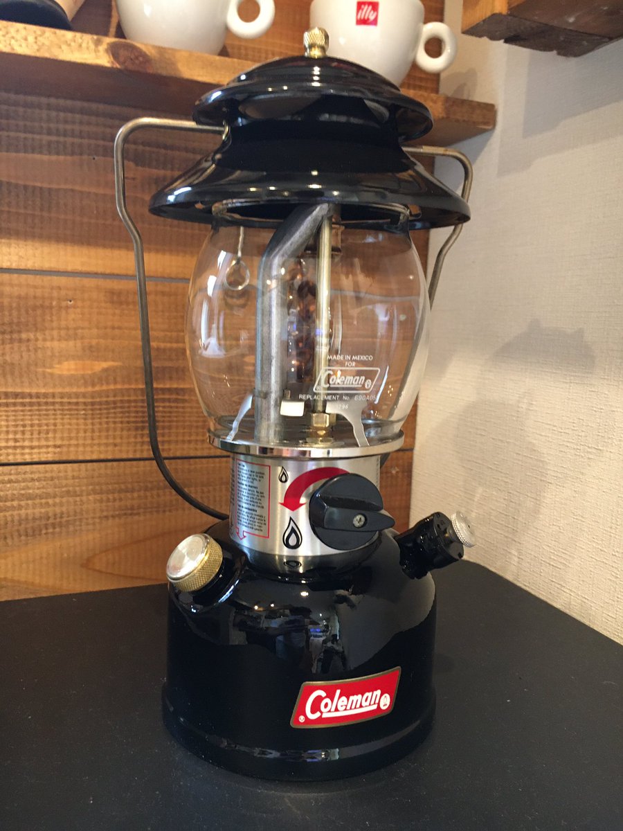 totto46inkomae's tweet image. ありそうでなかった、ブラック200A仕様！
高級感あります。
#キャンプ
#コールマン 
#200A
#ランタン
#焚き火
#ソロキャンプ