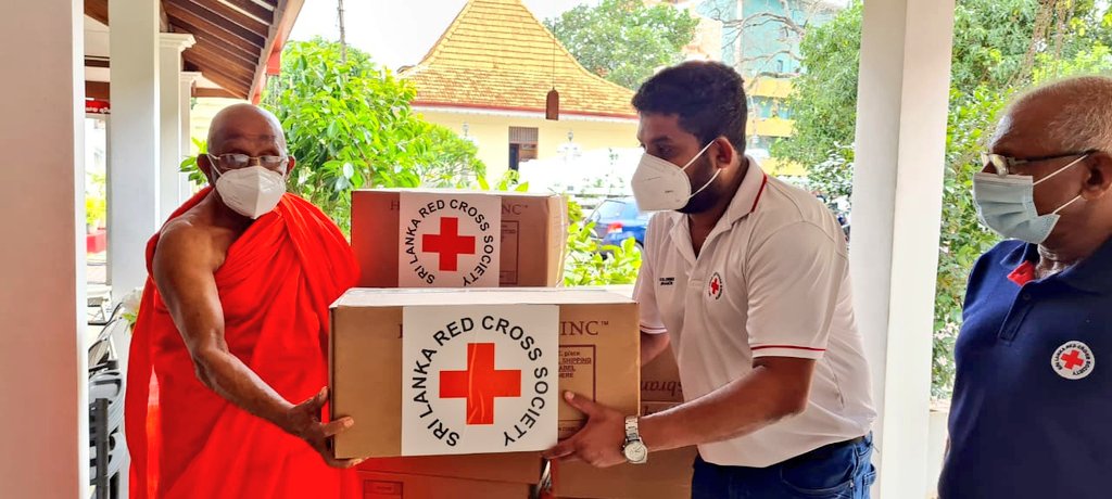 SLRedCross's tweet photo. In honour of #worldnursesday, the SLRCS donated personal protective equipment (PPE) to the Public Services United Nurses Union today.
You can support our campaign for our medical heroes at: https://t.co/l1dH8hIalz
#COVID19 #SLRedCross #COVID19SL https://t.co/pJS5xV0Azx