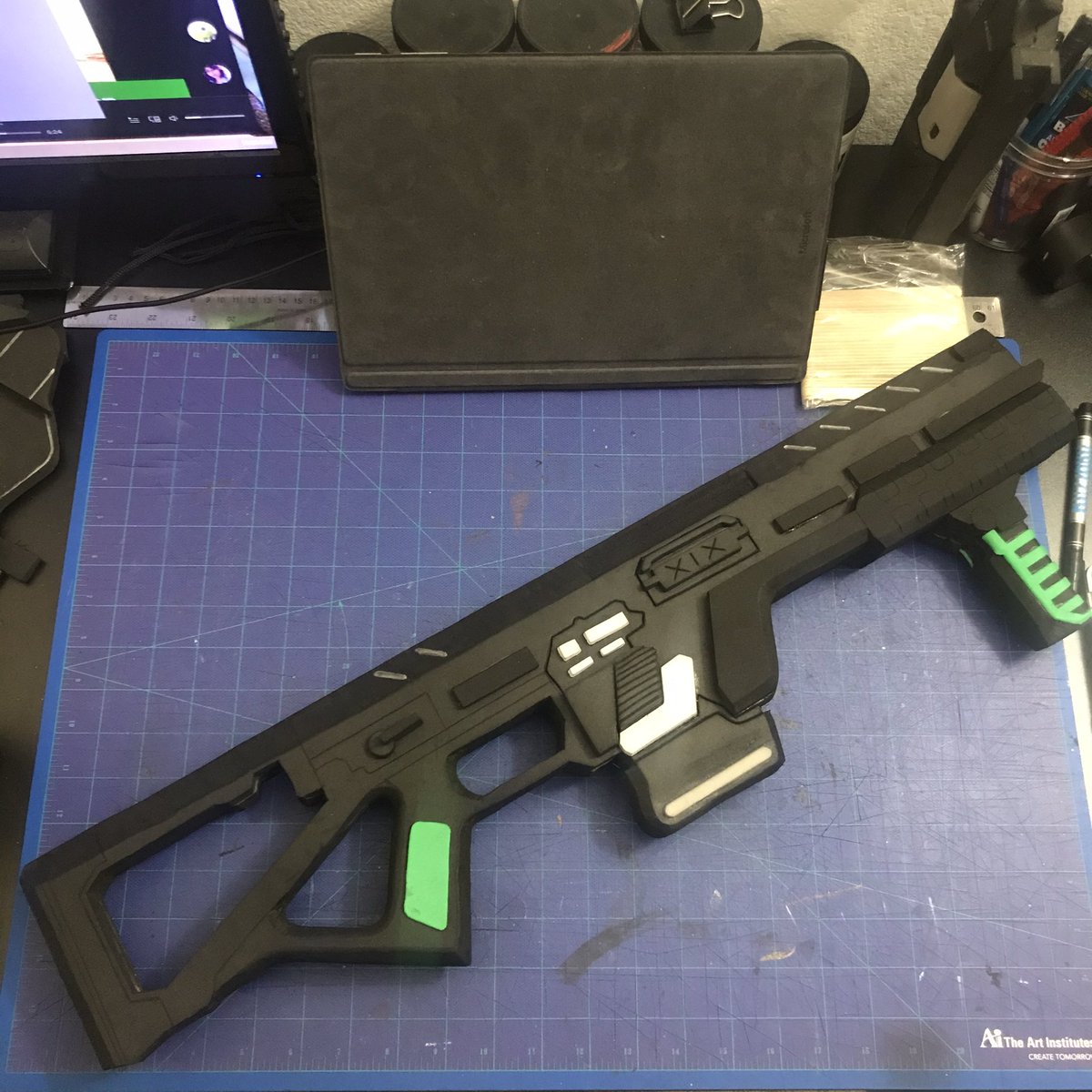 illustrativeWil's tweet image. Back at it again with the prop builds! (Got a #Wingman I never finished at the top right) #CARsmg #Titanfall2 @PlayApex