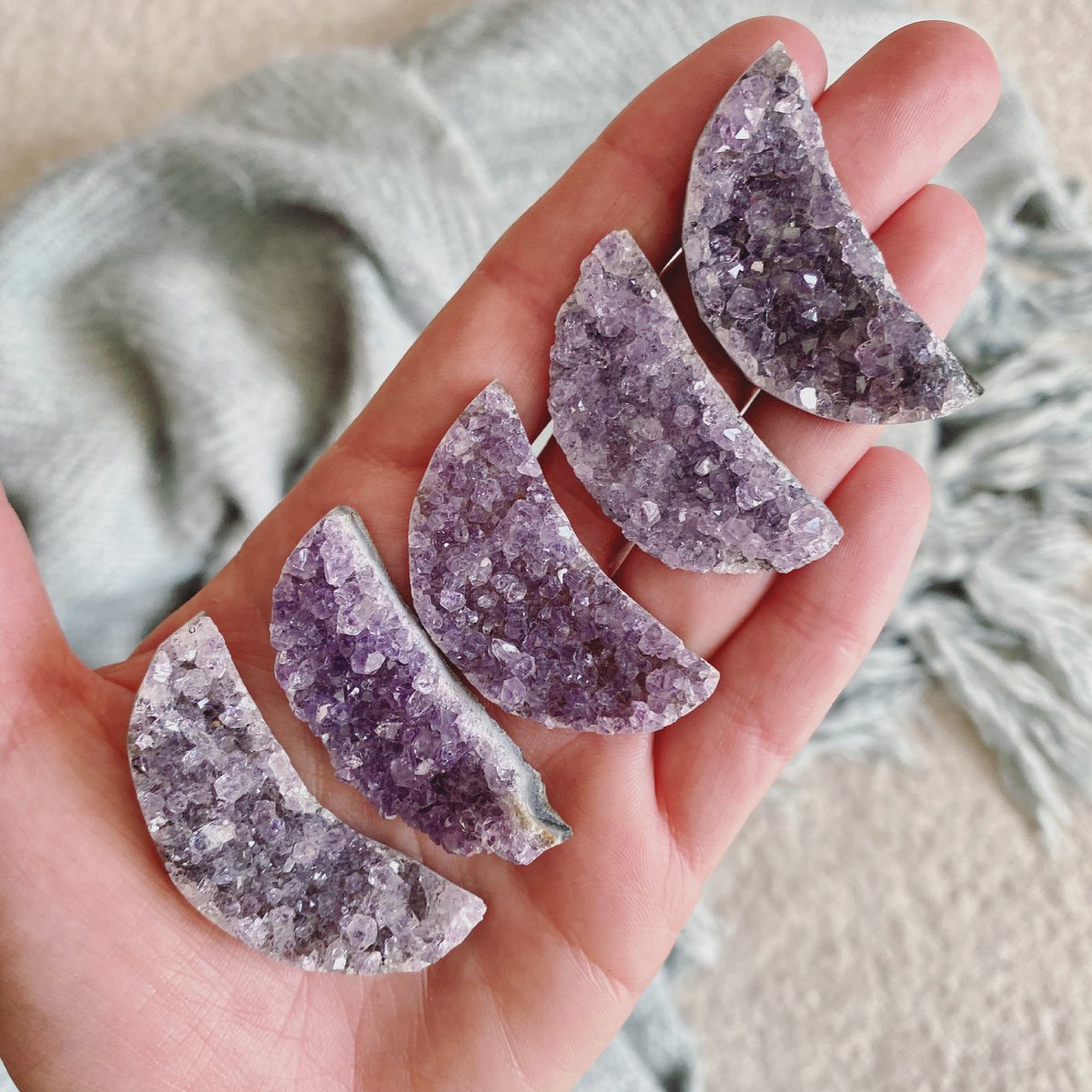 Some new crystals have just been added to the website, including these beauties! 🔮🌙

#Amethyst #Crystals #Crystal