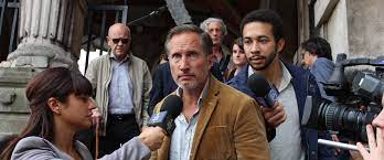 merlinpapin3's tweet photo. Ce soir sur @canalplus le film #IntrigoMortdUnAuteur de #DanielAlfredson avec #BenKinsley #TuvaNovotny #BennoFurman #MichaelByrne #VeronicaFerres #SandraDickinson #DanielLavender #ElizabethCounsell
@Jouxplane83 @FredOL69007 @tbarnaud https://t.co/G7y2a29Bud