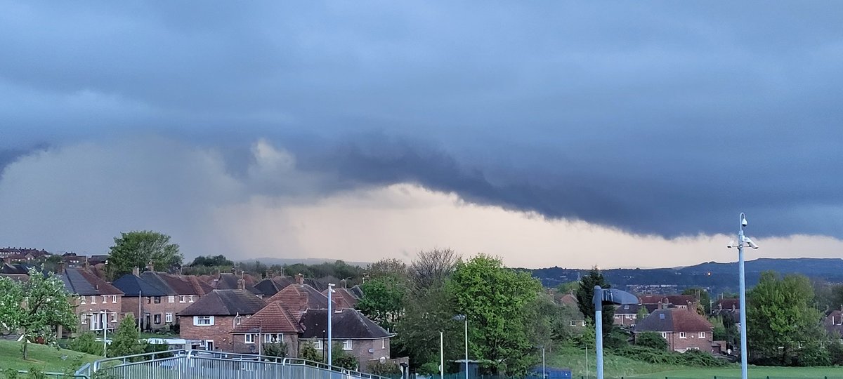mattwainwright (@mattwainwright7) on Twitter photo Interesting weather last night 😳 Malevolent clouds leading to an amazing thunder storm. Interesting weather last night 😳 Malevolent clouds leading to an amazing thunder storm.
