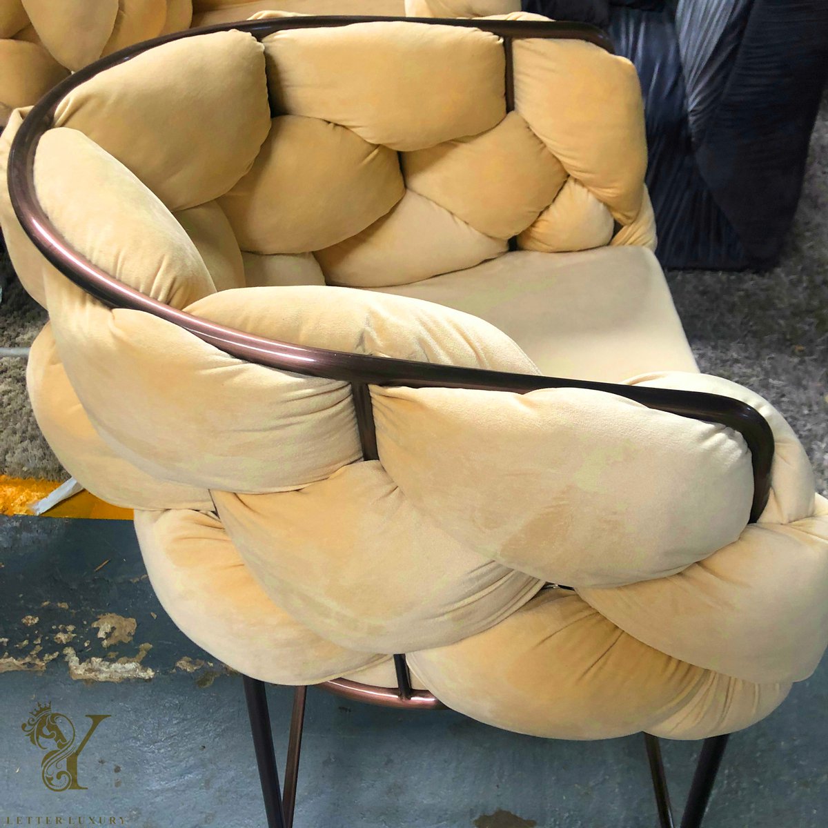 winterluo7's tweet image. Special shaped chair, breaking the stereotyped concept
#furniture #producer #factory #design #interiordesign #italiandesign #minimalism #italy #designer#interior #customizedfurniture #Italianstylefurniture #lightluxuryfurniture #highchair #luxurious #comfortable  #newproduct