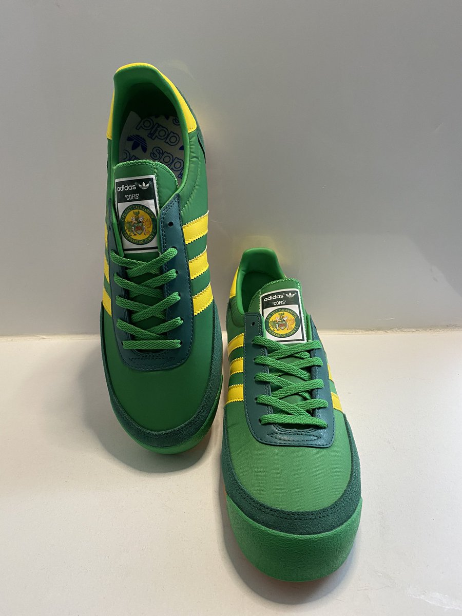 Love the colour way on these beauties, works perfectly with the Caernarfon town badge @KitmanPat thanks for the business ⚽️✌🏻🏴󠁧󠁢󠁷󠁬󠁳󠁿#adidasfootball #NonLeague #cofis #adidasoriginals #adidasorion #bhfyp #sneakerheads #nonleaguefootball #adidasgang #awaydays