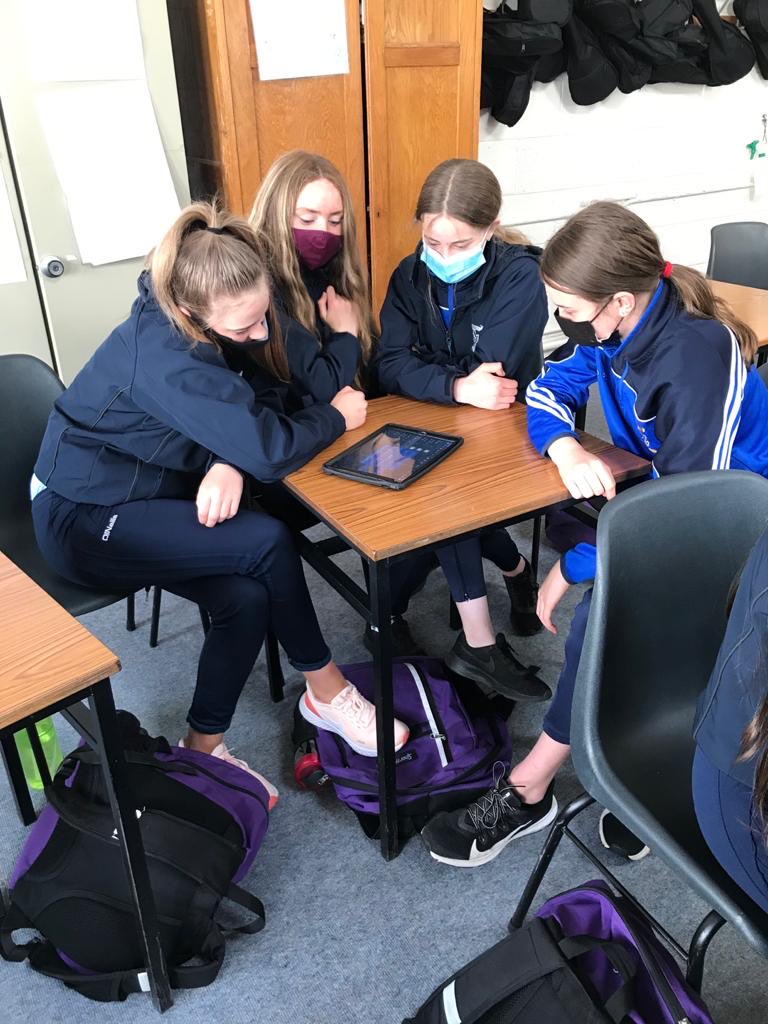 KillarneyCreat1's tweet photo. It’s #CreativeSchools Week! These 1st Year students ⁦@SBKKerry⁩ are collaborating and composing in #GarageBand as part of our ⁦@CreativeCluste2⁩ Editing is underway! We can’t wait to hear your original songs! 🎼🎧🎤⁦@edcentretralee⁩ ⁦@artscouncil_ie⁩ https://t.co/0jya37om9t