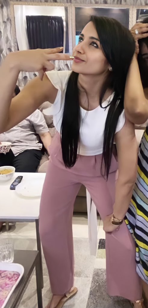 E1KxYNhVIAE9Er7?format=jpg&name=medium