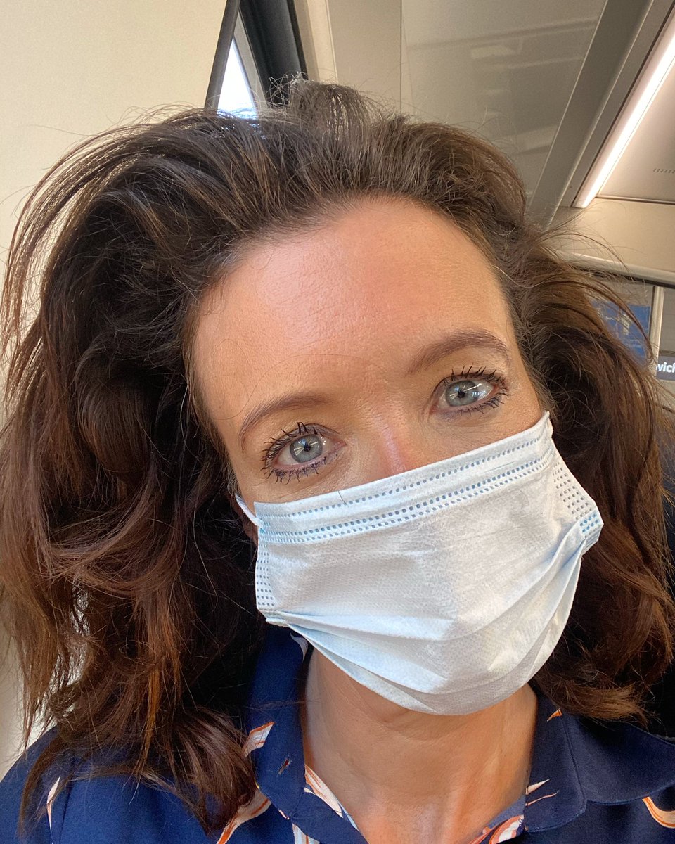 georgiebingham's tweet photo. Brunette is soooo last year... #traintoLondon #hairdresser #stupidlyoverexcited https://t.co/aAweyXzqqb