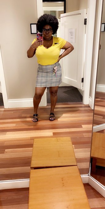 Watch C h e l l e 🍓🤍's leaked NSFW photo on TwXstars