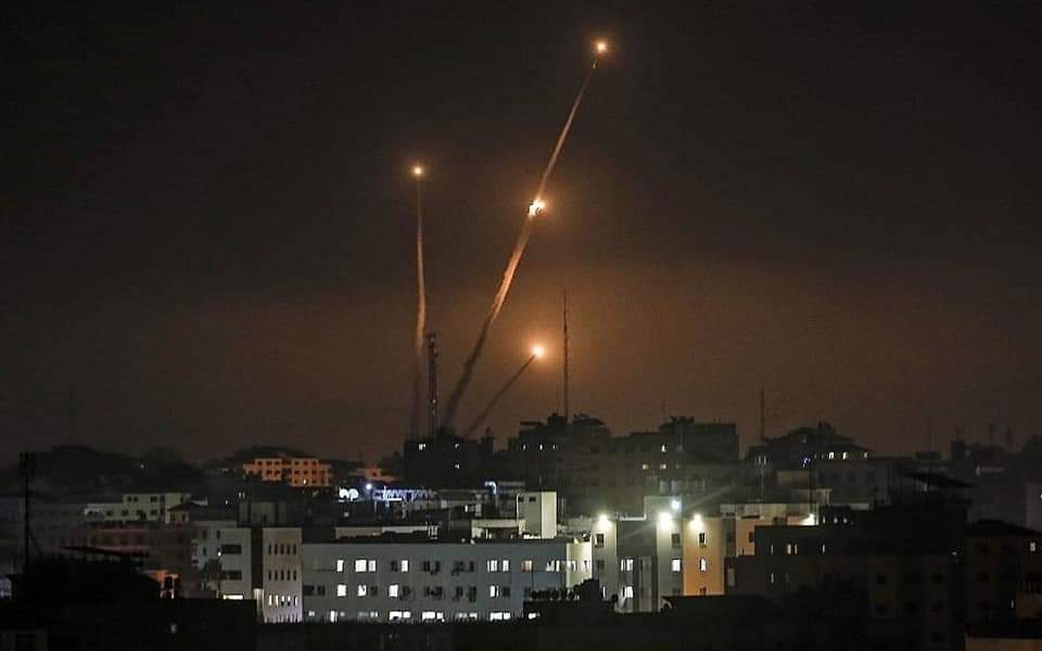 maaizawan's tweet photo. 130 rocket's fired by Hammas... ❤️ Long live mujahideen... israel defence system has failed to stop them...
#WeStandWithPalestine 
#Hamas https://t.co/AUkwaykV3P