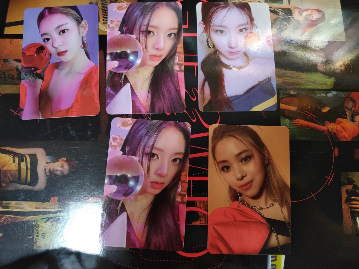 HktNako345's tweet photo. ITZY   GUESS WHO
譲
トレカ/リア・ユナ・チェリョン・リュジン
ポスター/リュジン・チェリョン×2

求
イェジ
#ITZY #ITZY_GUESSWHO
#ITZYグッズ交換 #ITZYグッズ #ITZYトレカ交換 #itzyトレカ https://t.co/i6joR1b2z7