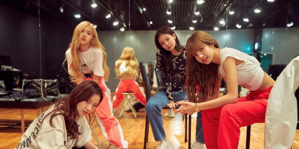 blackpinkontop's tweet photo. Light Up The Sky shows us that Blackpink have always meant to be together. We’re really fortunate to have such a group, truly a phenomenal documentary!

BEST DOCUMENTARY
#BlackpinkLightUptheSky #MelhorDocumentário #SECAwards @BLACKPINK https://t.co/mjgFl39D5H