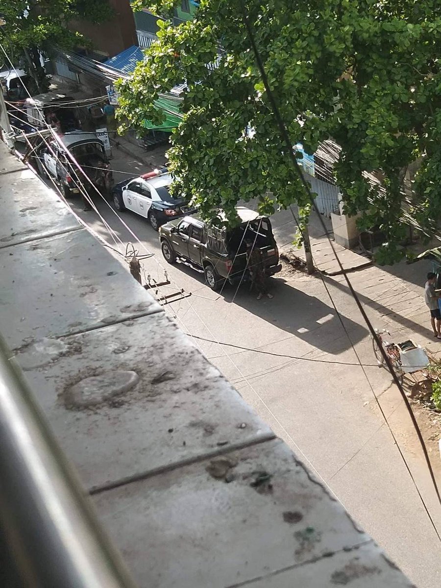 AlexMyanmar13's tweet photo. #MyanmarMilitaryTerrorists blocked streets in Sanchaung Township, Yangon and started warrantless inspection near Gwa Bazaar 

#WhatsHappeninglnMyanmar #May12 https://t.co/HGkUvKDOoZ