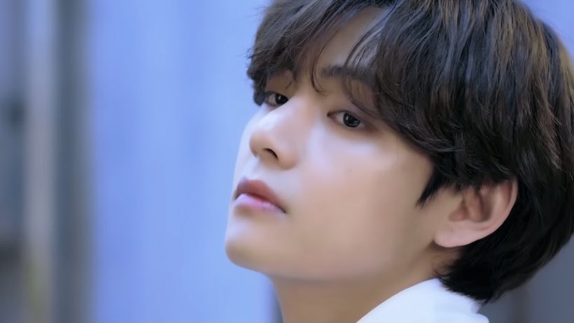 07orNothing's tweet photo. The concept is Jawline &amp; taehyung wins!!

I'm voting for @BTS_twt for #BBMAsTopSociaI https://t.co/261AaJF7Hc