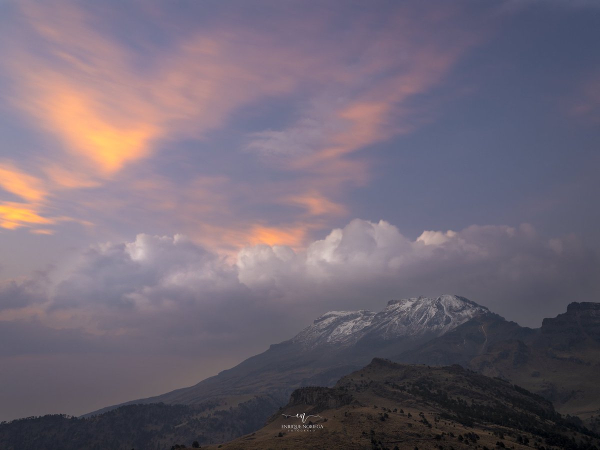 enriquenoriega's tweet photo. Atardecer en el #Iztaccíhuatl
Por momentos así salgo a buscar fotos https://t.co/WSVArJf2F3