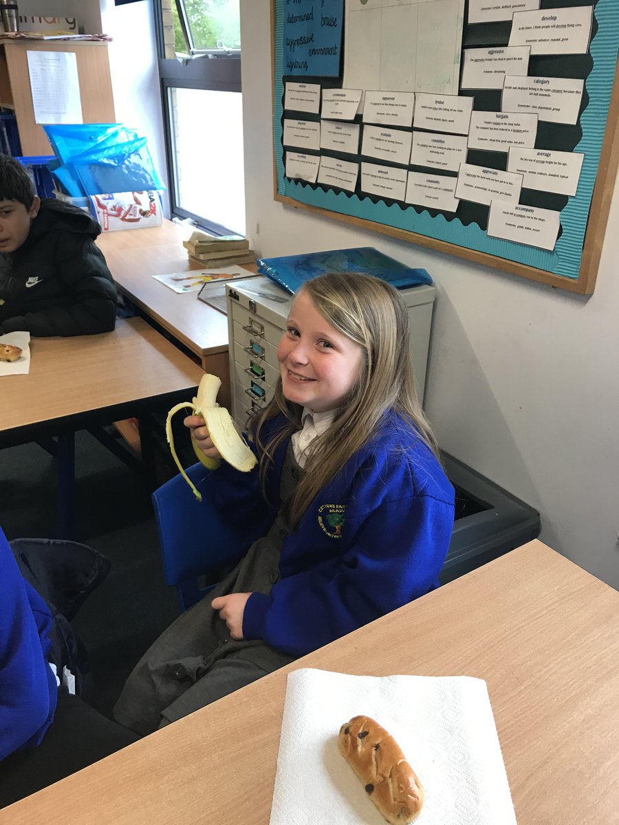 We are marking #MentalHealthAwarenessWeek2021 by focusing on our wellbeing. Yesterday morning we learnt about how important breakfast is for us 🍎🍌🥐