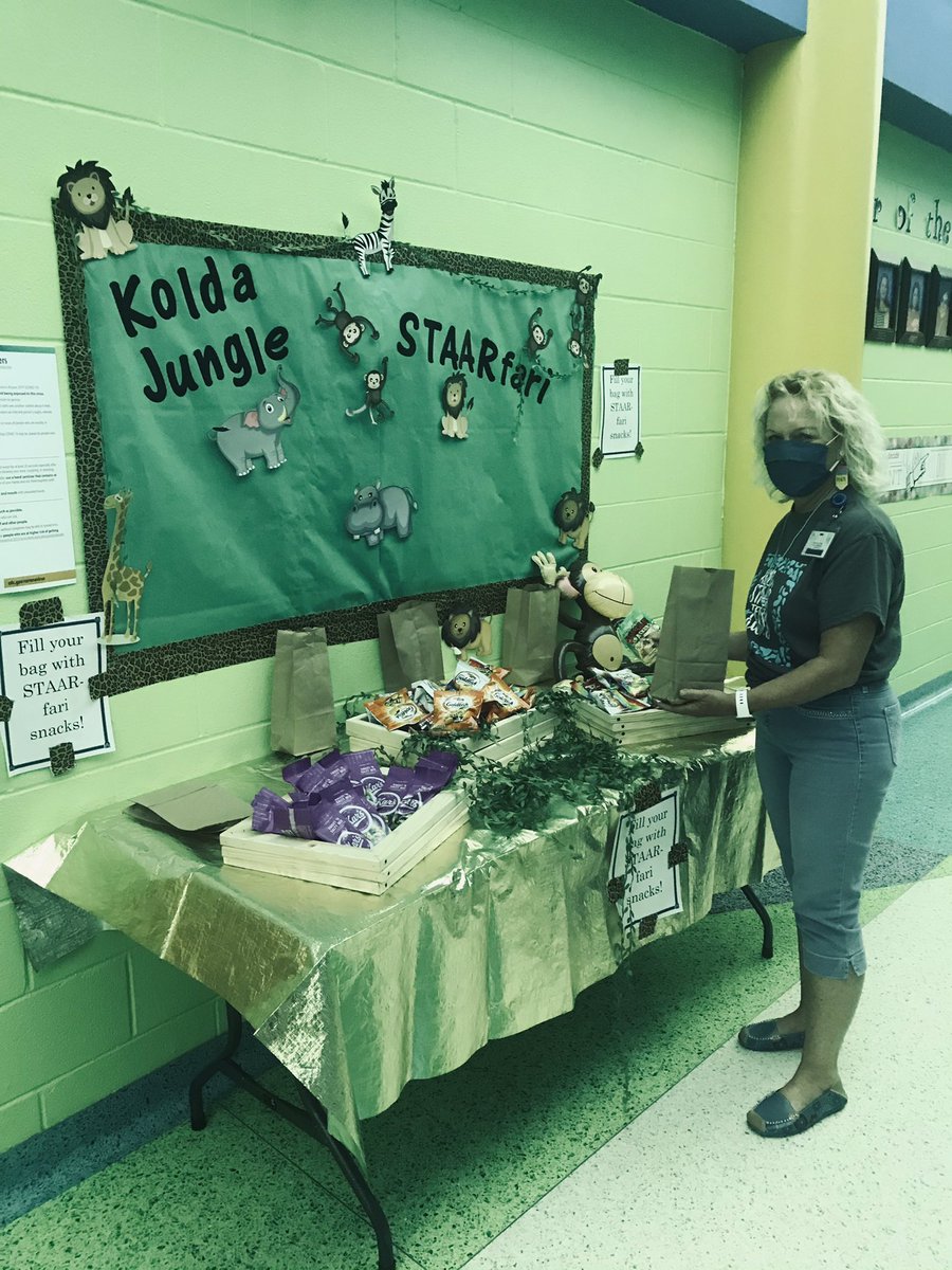 lisa_persyn's tweet photo. Ready for day 2 of STAAR testing with jungle snacks for our fabulous teachers! https://t.co/QFpHRUyv5t