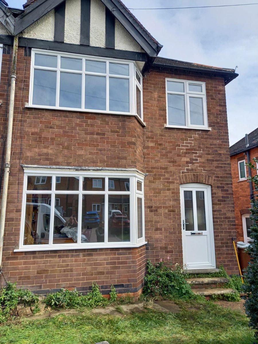 DMWINDOWS's tweet photo. A before and after front of the house door and Windows we have recently fitted in Basford to bring some life back to this house for more detail please visit https://t.co/x8sbzCqrzF or call us on 0115 984 5943 for a free quote https://t.co/9hYPqxGHot