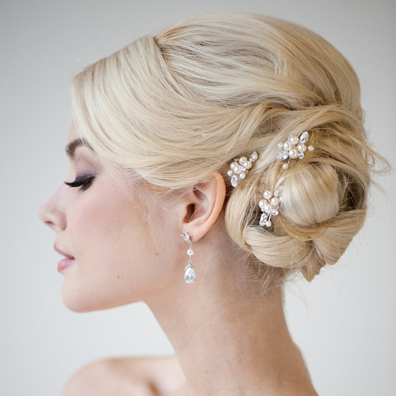 bridalguidemag's tweet image. How to decide which hairstyle is right for you: ow.ly/AEHK50EJarw