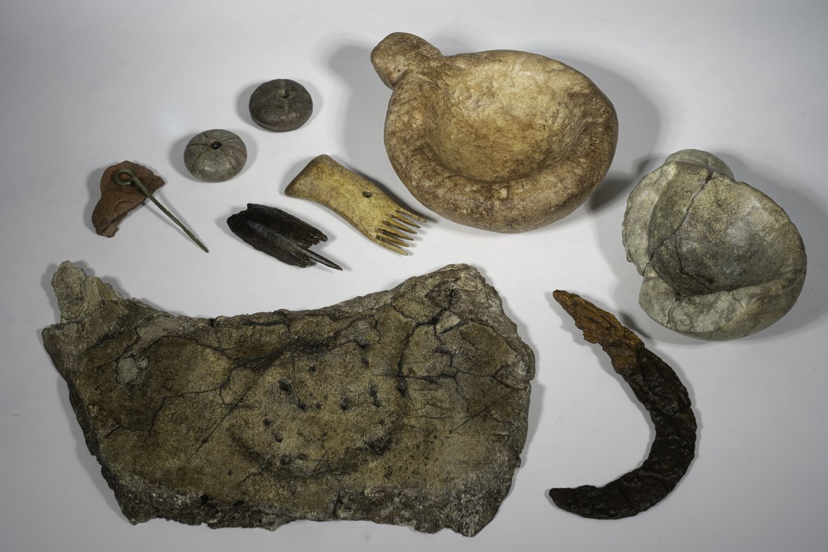 Our digital heritage team has been working with @eagle_labs_edin to produce these astonishing replicas of artefacts from #Clachtoll Broch 😍 Each one is 3D printed then painted by hand to recreate the colours and textures of the originals. Find out more: bit.ly/Clachtoll3DRep…