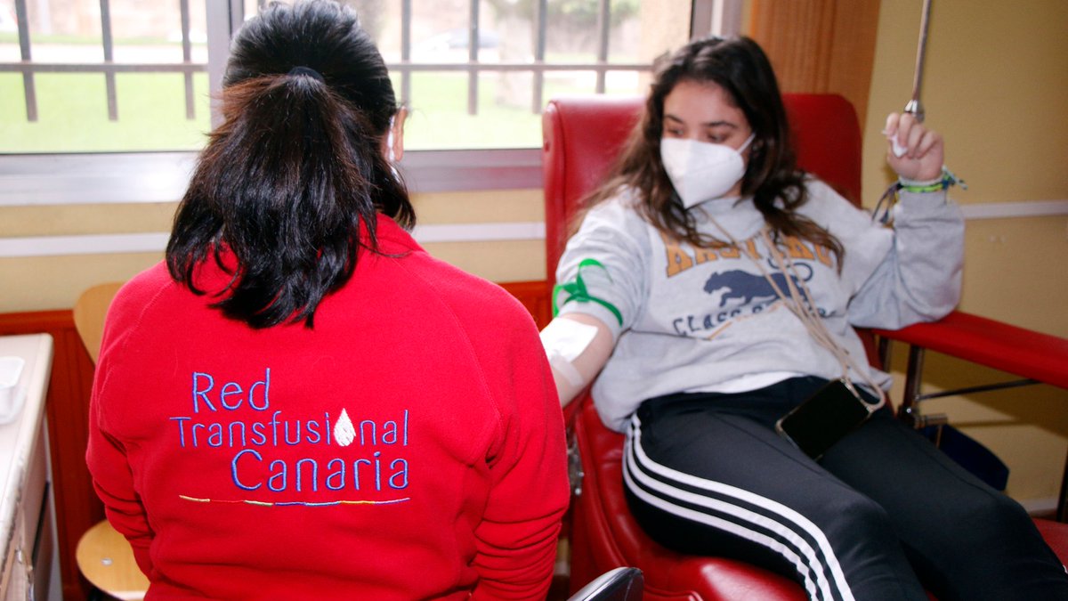 #DíaInternacionaldelaEnfermería Hoy queremos poner en valor el magnífico trabajo que realiza cada día el equipo de enfermeras y enfermeros de la Red Transfusional Canaria en las salas de extracción de los puntos temporales, puntos fijos y hospitales de toda #Canarias

❣️ GRACIAS