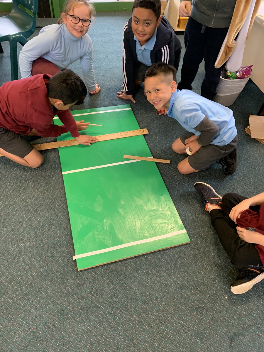 kylie_lyneham's tweet photo. Lunch time programs continue to be well worth the investment. K-2 soccer and the construction group featured here. #sackcess @michellemurhan @_iEndo @KrisWestcott1 @Kegabry @SackvilleStPS @siobhan_staats https://t.co/uyvYwS7RXp