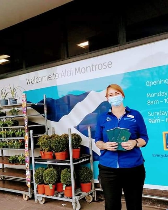 Bonnie_Montrose's tweet photo. #Thankyou @AldiUK #bacchialdis fur cheering us up on suck a poignant day, back in #Montrose 
Pops wid huv been #Buckled
#StaySafe #Thankyou #KeyWorkers
#KeepSmiling #KeepbeingYou
#LotsofLove
@mchardyw
@Bonnie_Montrose
#MorethanjustaBook
#MadeinMontrose
#WheelofLife
#Fundraising https://t.co/VkK9hVSHi9