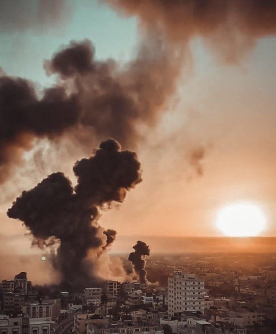 talhaahmad967's tweet photo. Photos of #Gaza this morning.
#GazaUnderAttack #Gaza_under_attack_now https://t.co/urzC8FzZ4P