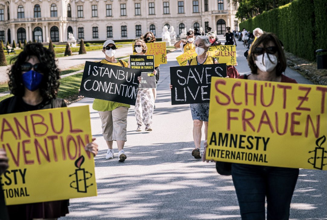 AIFrauenrechte's tweet photo. #IstanbulConvention
#IstanbulConventionSavesLives
#IstanbulConvention10YearsOld
#IstanbulConventionIsOurs

@AmnestyFrauen @amnesty_de @AmnestyAustria 
Fotos: © Christopher Glanzl https://t.co/VviMv3x73I