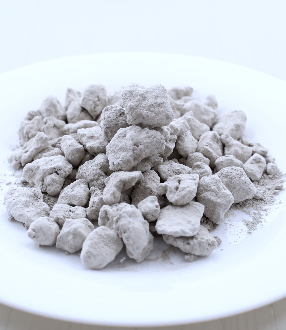 doctorwalesmd's tweet image. Nigerians love to add Kaun, also known as Potash (Potassium Carbonate) to their food. It improves the feel, the taste of food. But do you know that adding this thing to your food unchecked over time can raise your Potassium levels so high it can cause extensive Kidney Damage?