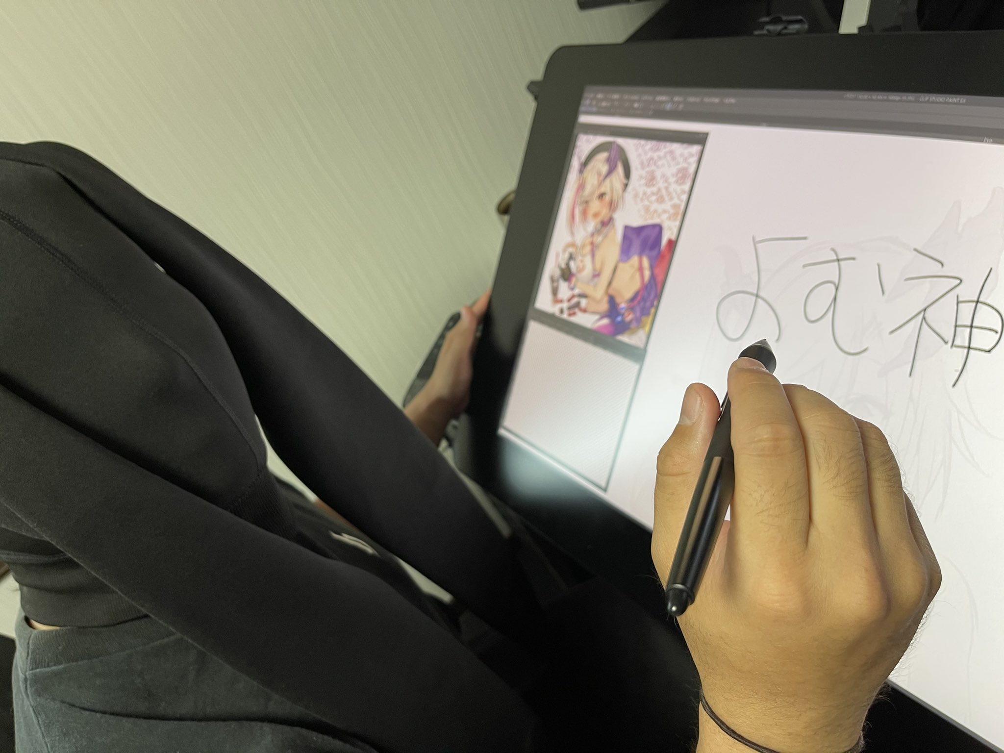 大慈 支援サイト更新中 Washizutan2 Y O M Y O M みなぎってきたぁぁぁタイツ描きますよおおおおおお T Co Mptpiwc9uw Twitter