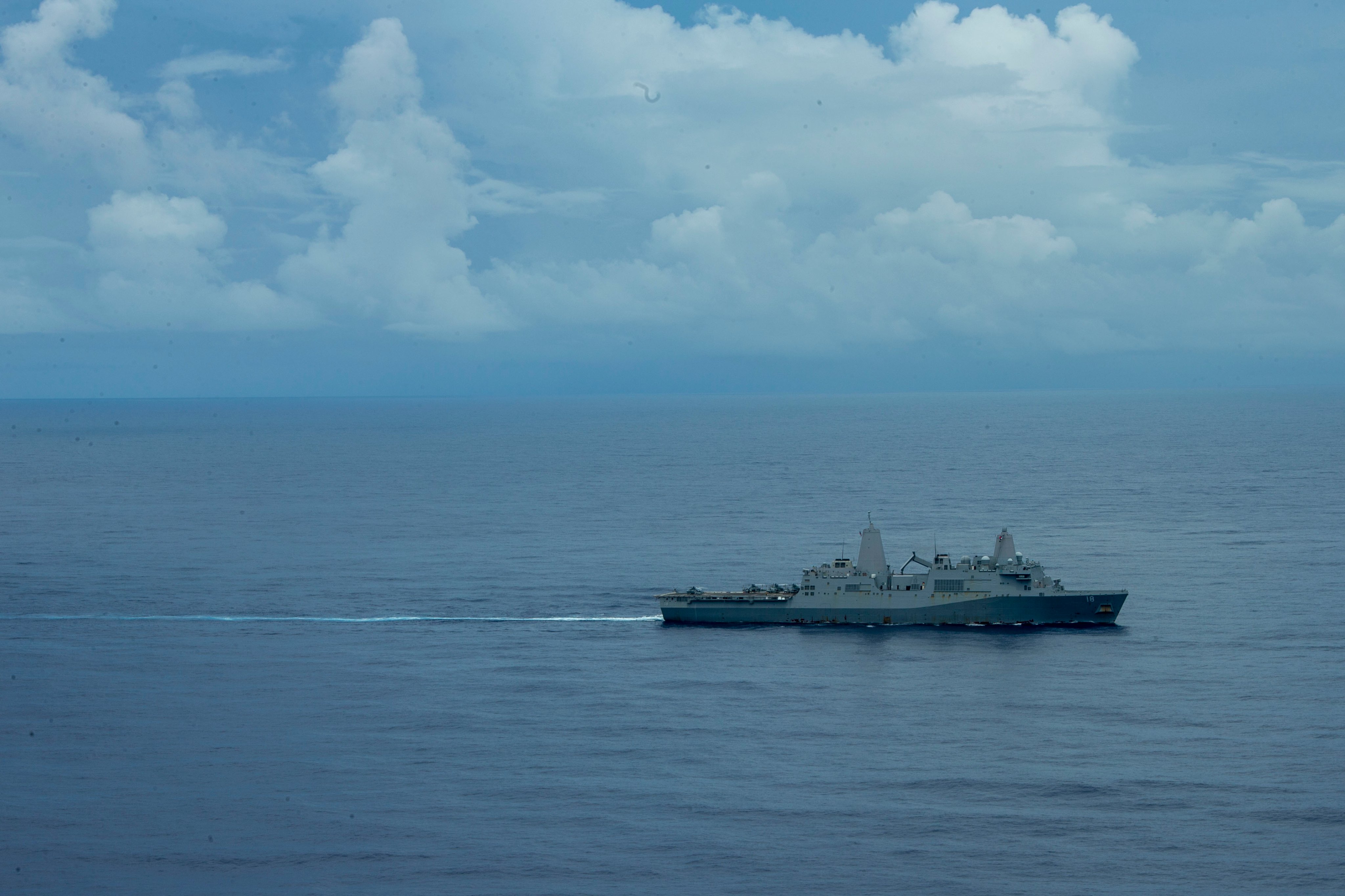 アメリカ大使館 على تويتر 米国 日本 オーストラリア フランスの4か国で現在行われている海軍合同訓練 ジャンヌ ダルク21 Arc21 は 自由で開かれたインド太平洋を守る能力を強化する機会となっています 写真は 米海軍唯一の前方展開型水陸両用飛行隊の一部で