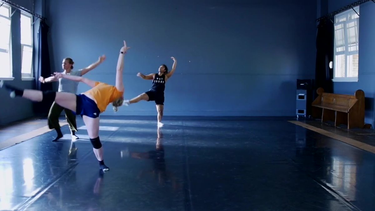 BCProjects_'s tweet image. A snippet from Bonnie's Choreographic Lab with dirtyfeetltd last year.

This video is a snippet of some of the ideas they worked with during Bonnie’s residency.

Bonnie is using her discoveries during this residency to create Limits, her first solo work in June.

👾 See Bonnie