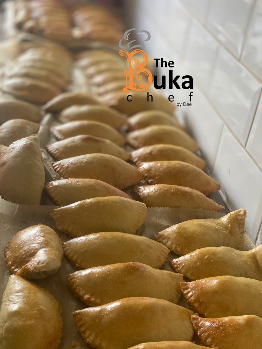 thebukachef_'s tweet photo. Half of 90 meat pies. No space to snap it all at once. I woke up 5:30am! 
Did it alone but God is always my helping hand. I’m grateful 🙏🏾🙏🏾🙏🏾...

-
Please I make 🇬🇧🇳🇬🇬🇧 Nigerian food &amp; snacks and deliver all over UK. Please send a dm to order. God bless you 🙏🏾❤️ #PleaseRetweet https://t.co/itP7IF96eP