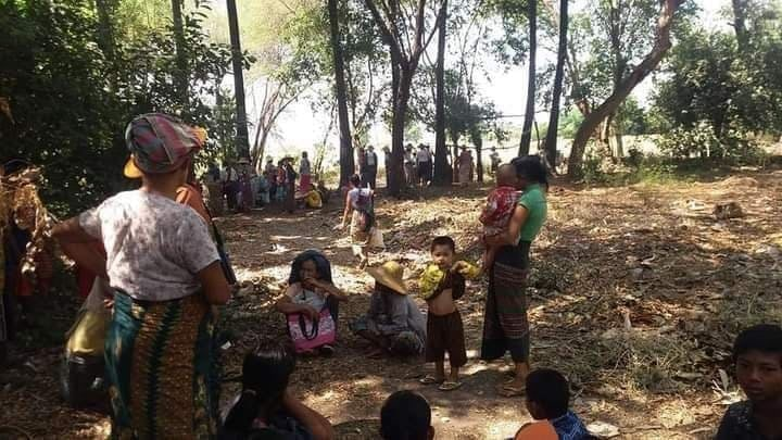 spring21MM's tweet photo. UPDATE:
More than 500 terrorists surrounded the villages in #Myingyan Tsp, 
-firing heavy artillery shells at around 5 a.m. on May 12, destroying trenches in the village, and injuring four people.
-More than 100 people, including 20 women &amp; 2 y/o child were abducted.
#May12Coup https://t.co/qupwsIVXRg