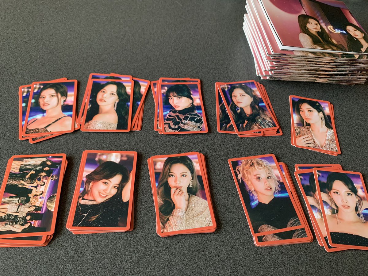 Love Twice Niziu Twiceクラクラ早めに指定して届いてやっと開封できました トレカは推しのジヒョちゃん多めでした ステッカーはももちゃんかな トランプできるって思っちゃった 笑 楽しく開封できました さぁ シリアルコードの打ち込み作業しなきゃ