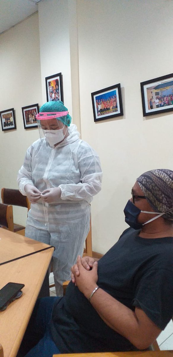 Tetap semangat untuk kemuliaan nama Tuhan 🤩

Tim penyanyi YKB kembali melakukan rekaman lagu ibadah hari ini, 
Seperti biasa, sebelum melakukan aktivitas rekaman, seluruh pihak yang terlibat melakukan #testantigen , Puji Tuhan hasil test negatif.

#penyanyiYKB #YKBmediaministry