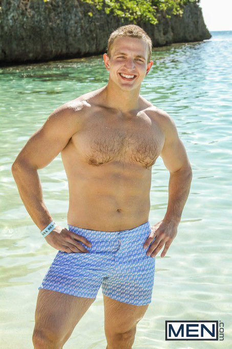 2 pic. #WorkoutWednesday @landonmycles killer abs is our #fitspiration ??

#gay #gayporn #gayman #gaysex