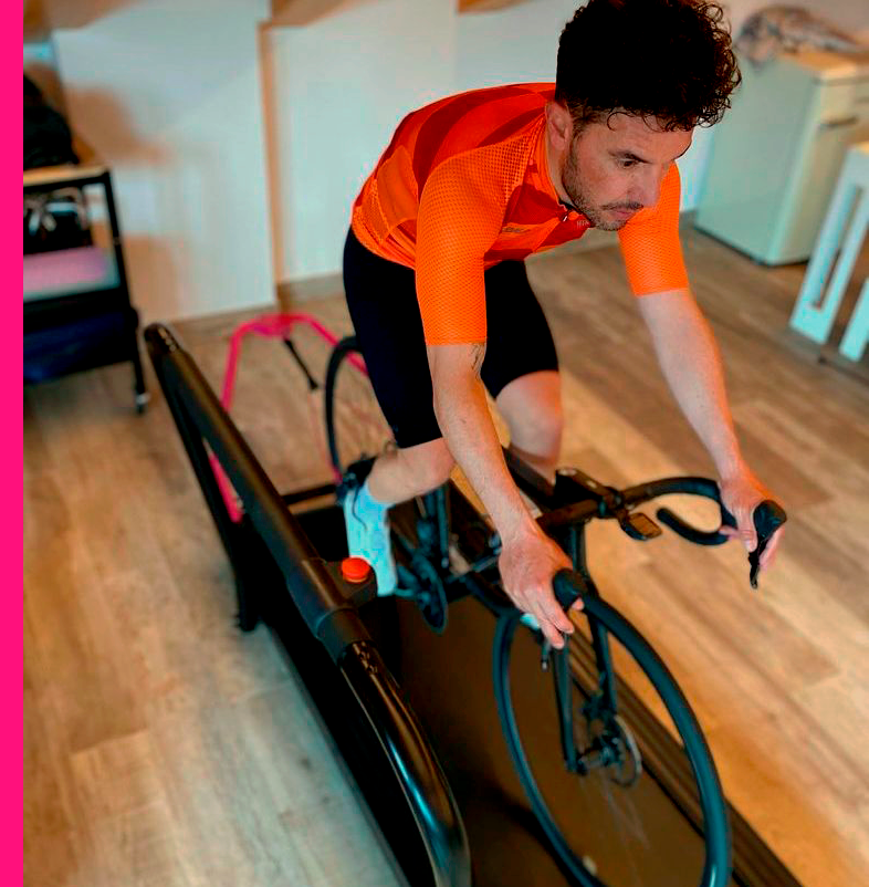 orekatraining's tweet photo. Al mal tiempo... un poco de #OrekaO2, ¿Verdad @PuritoRodriguez ?
Si no podemos salir, un poco de música y a disfrutar del #Indoortraining😉👍 https://t.co/1rPyEWchQq