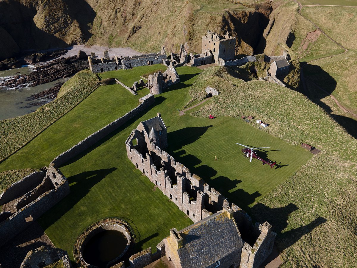 pdgaviation's tweet image. We operate in some very beautiful locations, lifting a variety of loads.  This one is Dunnottar Castle in Scotland #DunnottarCastle, #underslung, #loadlifting,#helicopter
All pictures from Murray Aitken Photography.
facebook.com/MurrayAitkenPh…