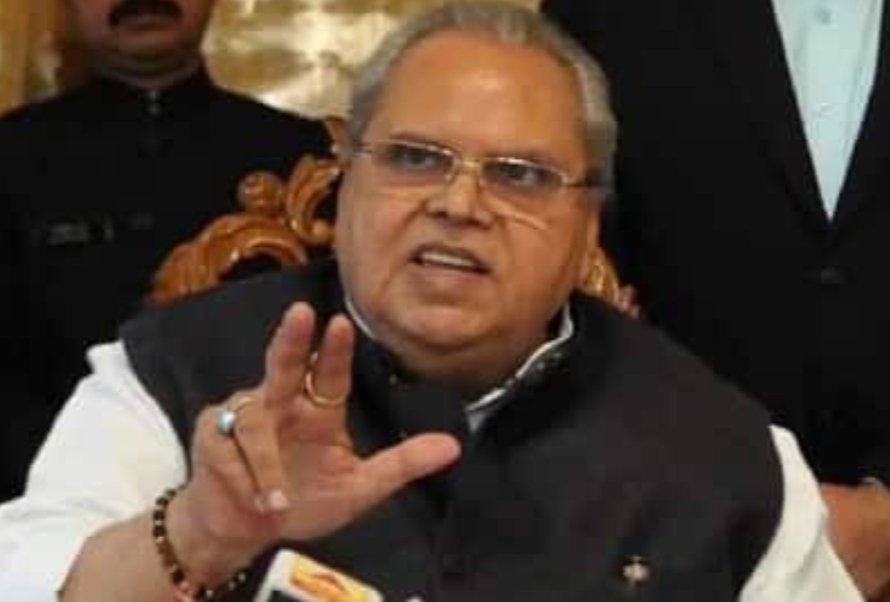 UTD_ADDICT's tweet photo. I feel things would have been different if he was still the Governor of Goa. https://t.co/h4MOODDWJ1