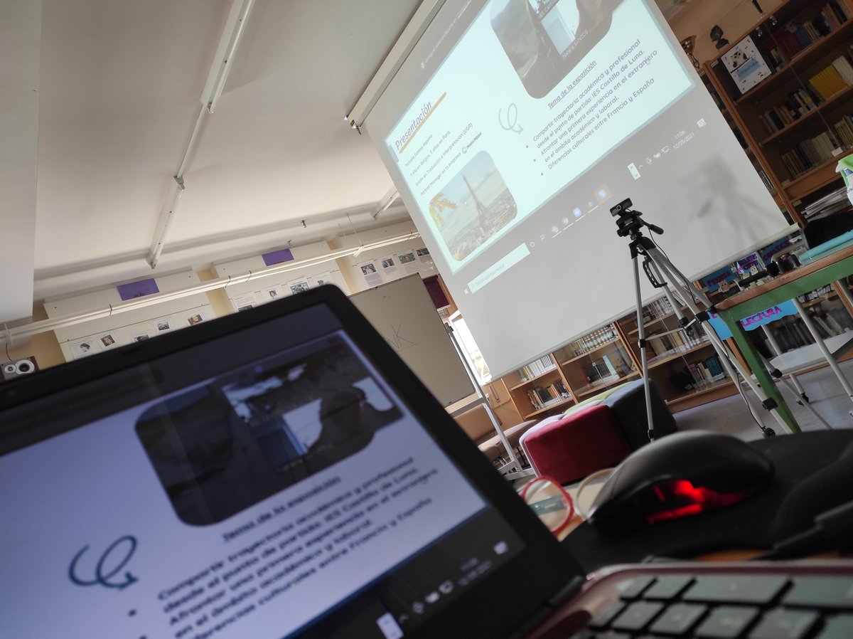 CristinaRamosG4's tweet photo. Iniciamos la segunda sesión de nuestro #ProgramaLink, una iniciativa de @SDiversid y de @JuntaEx_Mundo que nos trae el talento de nuestra antigua alumna, Natalia Santos, desde París. Esperemos que sea la primera de muchas experiencias similares. https://t.co/8nafxMRE5B https://t.co/hsxOcPD0Az