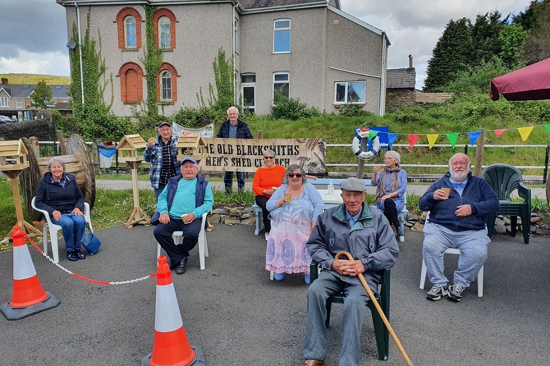 cwmtawecluster's tweet photo. Members of Clydach’s Men’s Shed can’t speak highly enough of Swansea Bay University Health Board’s vaccination programme for helping them resume their weekly cuppa and chats. Story here https://t.co/lvigo1ByTW https://t.co/Yc9OxvLoah