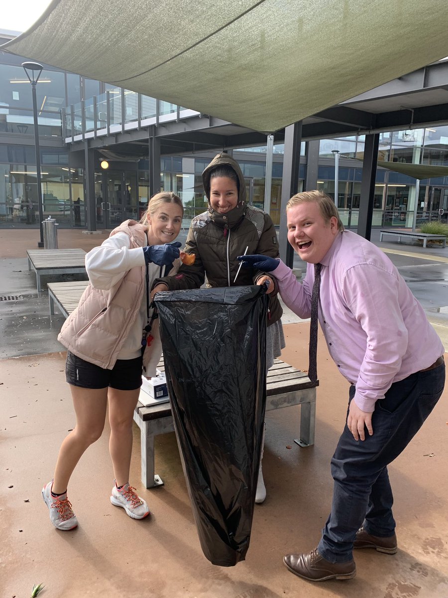 Great lesson in Connected today!
We had our learners out and about being environmentally aware by picking up rubbish to ensure our Kura looked its best for Open Evening! 
(The learners weren’t keen on being in our ‘cool’ pic) <a href="/RollestonCol/">Rolleston College</a> 👨‍🏫 #teachertwitter