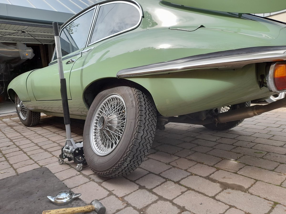 Went out to this immaculate #jaguaretype the car was vibrating badly at 60mph. All the wheels were out of balance by upto 50g each. Corrected using our electronic wheel balancer.  Happy customer. #mobiletyreservice #wheelbalancing #tyresathome #hometyre #classiccar #wirewheels