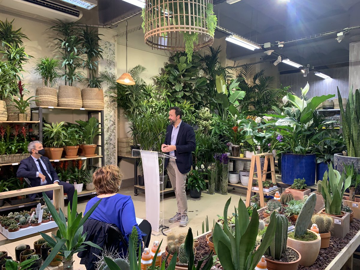 C_Tecnologic's tweet photo. 🗣️ @joanramon39, president del CTecno, intervé a la roda de premsa de presentació del #BCNRetailLab i posa en valor el sector tecnològic i digital: el sector #TIC és el motor de la innovació i de la reactivació d'altres sectors.

@bcn_ajuntament @CorEixample @wearereadyfor https://t.co/KIYUYS0lSK