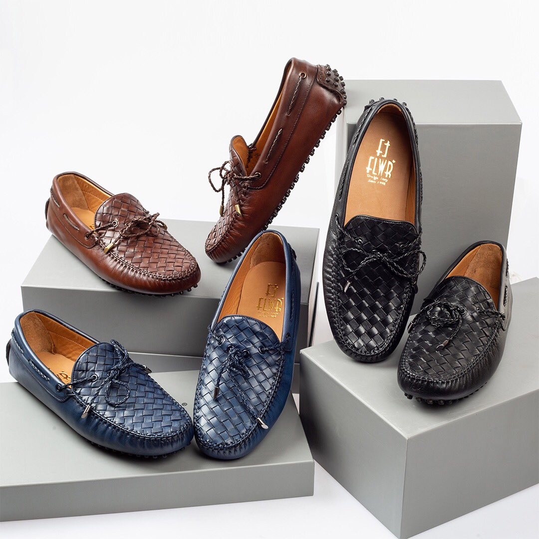 Flower’ın centilmenleri! Şıklığını adımlarına taşımak için hakiki deri, örgü detaylı loafer’lar tam sana göre!
.
Flower's gentlemen! To take your elegance into your steps, loafers with genuine leather and knit details are just for you!

#FlowerAyakkabı #AdımındaModaVar #Loafer