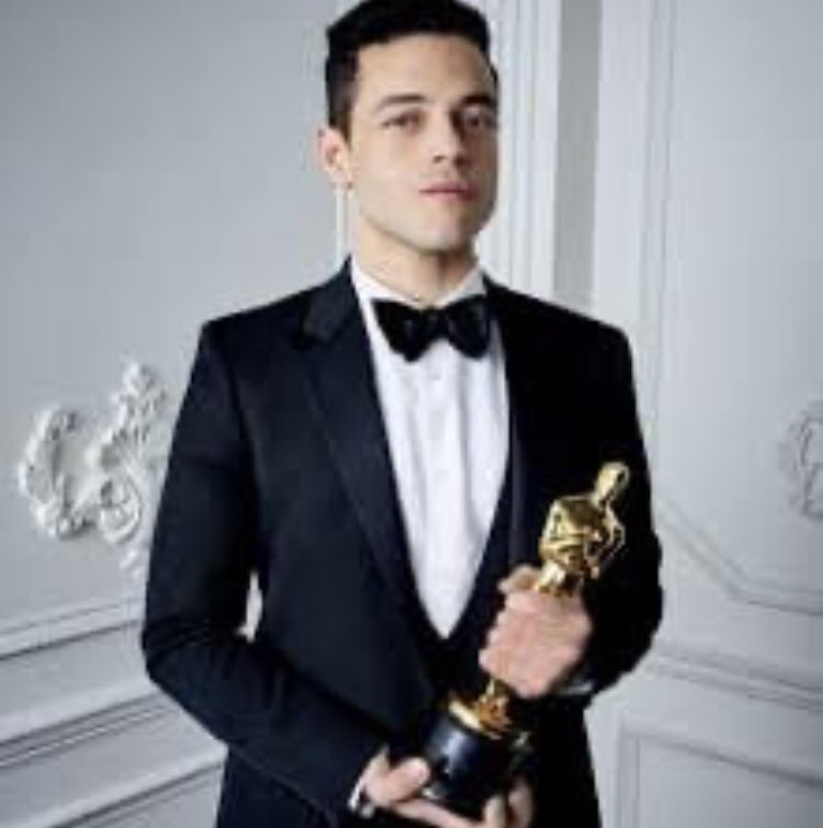 VaniaToni1's tweet photo. #11maggio compleanni famosi:
1700 #LuigiVanvitelli
1907 #KatharinHepburn
1956 #EvaristoBeccalossi
1981 #RamiMalek
1985 #AndrewHowe https://t.co/LMiFiGmQWz